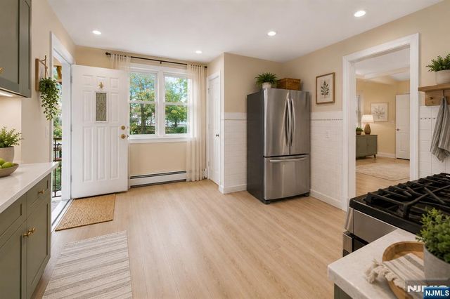 366 7th Avenue, Newark, NJ 07107
