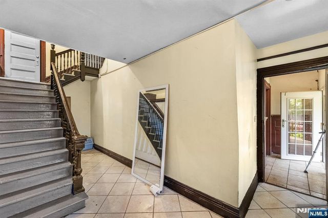 366 7th Avenue, Newark, NJ 07107