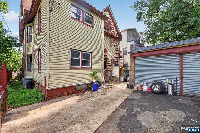 366 7th Avenue, Newark, NJ 07107
