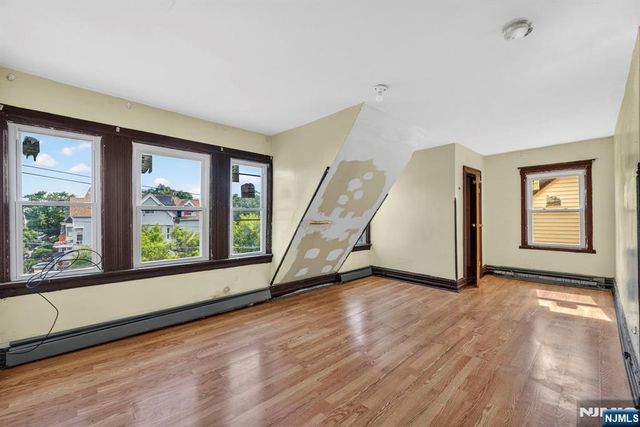 366 7th Avenue, Newark, NJ 07107