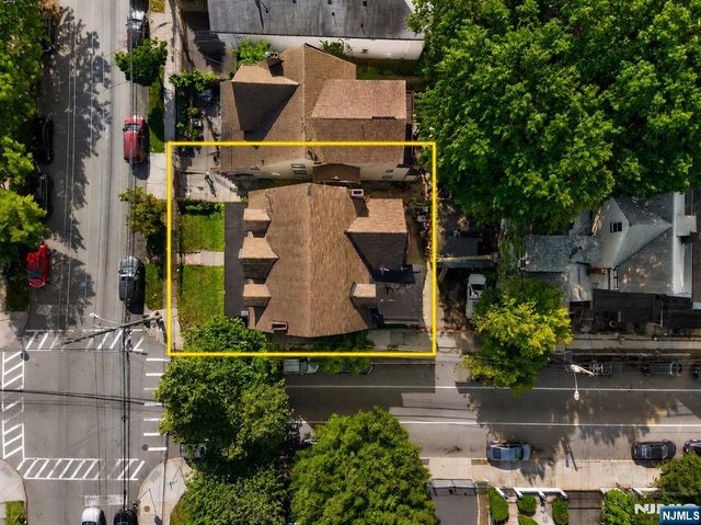 366 7th Avenue, Newark, NJ 07107
