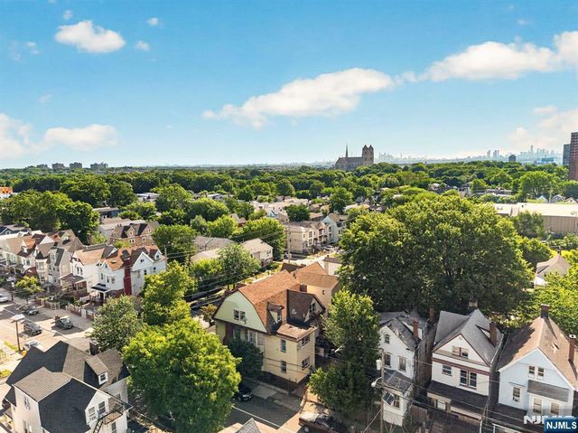 366 7th Avenue, Newark, NJ 07107