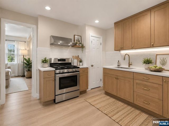 366 7th Avenue, Newark, NJ 07107