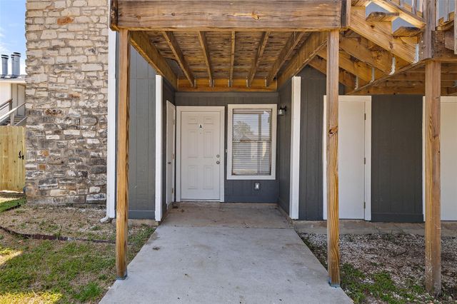 9903 Roxanna DR B, Austin, TX 78748