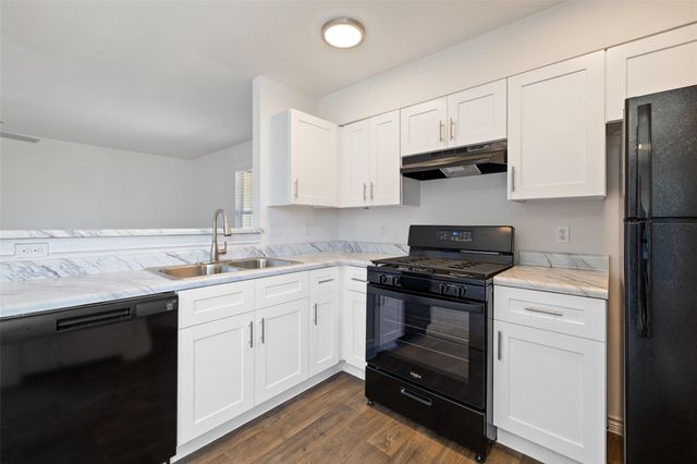 9903 Roxanna DR B, Austin, TX 78748