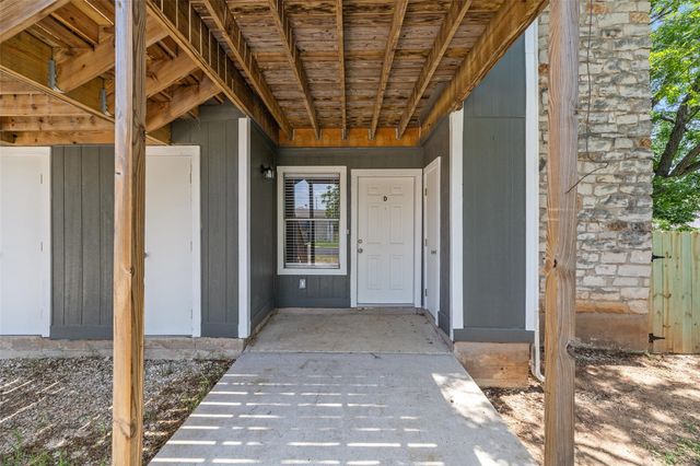9903 Roxanna DR B, Austin, TX 78748