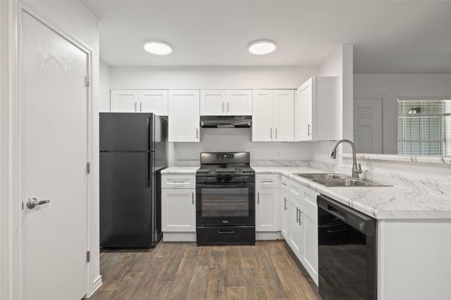 9903 Roxanna DR B, Austin, TX 78748