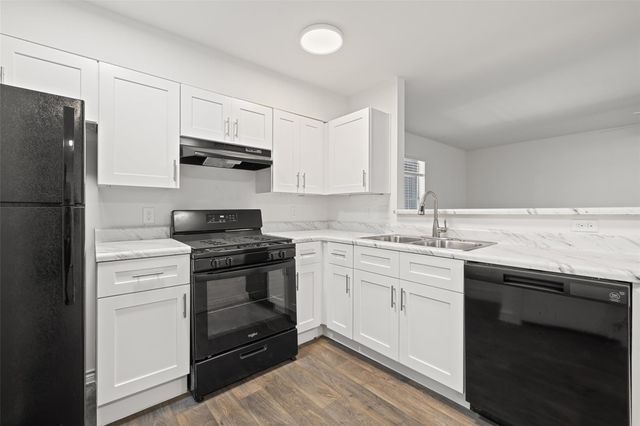 9903 Roxanna DR B, Austin, TX 78748
