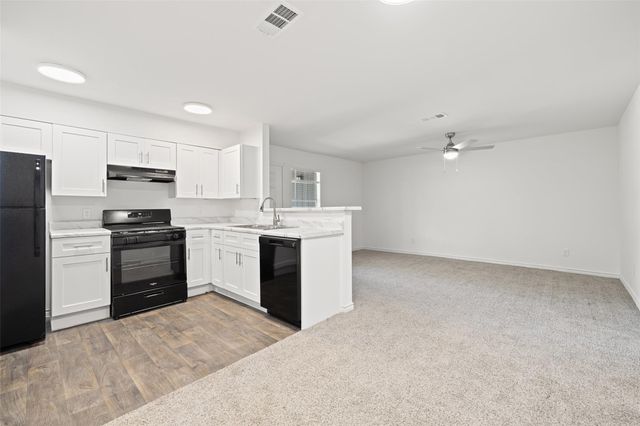 9903 Roxanna DR B, Austin, TX 78748