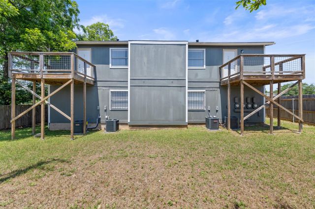 9903 Roxanna DR B, Austin, TX 78748