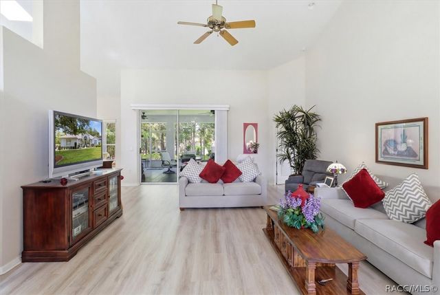 1886 E Saint James Loop, Inverness, FL 34453