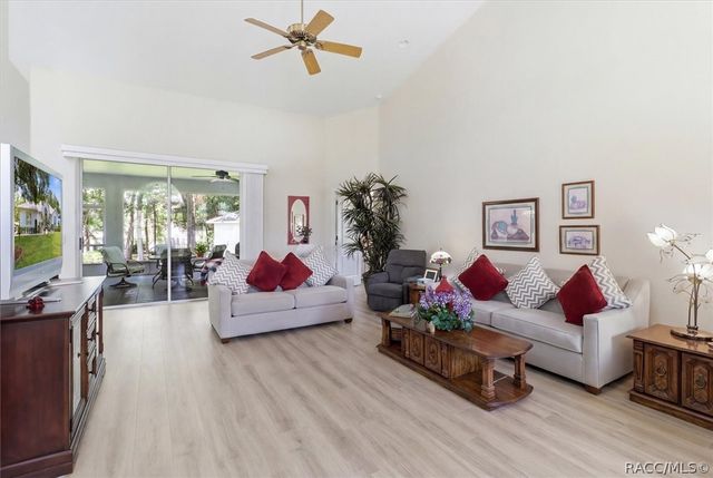 1886 E Saint James Loop, Inverness, FL 34453