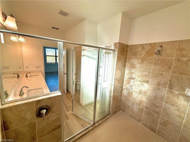 1785 Hagen CT, Naples, FL 34120