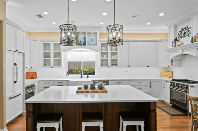 18008 PINNACLE COURT, Tampa, FL 33647