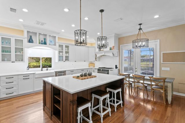 18008 PINNACLE COURT, Tampa, FL 33647