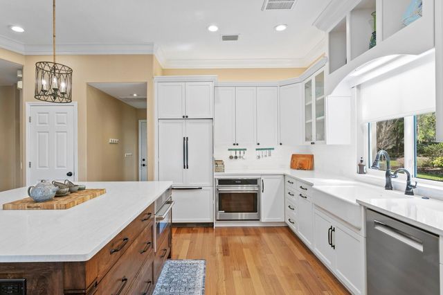 18008 PINNACLE COURT, Tampa, FL 33647