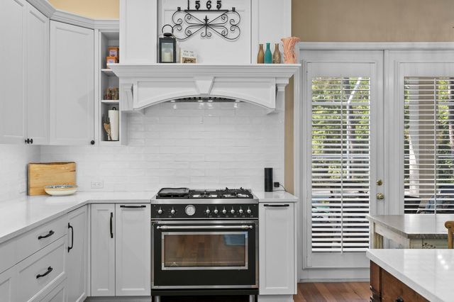 18008 PINNACLE COURT, Tampa, FL 33647