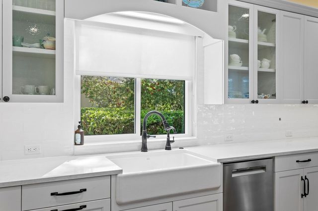 18008 PINNACLE COURT, Tampa, FL 33647