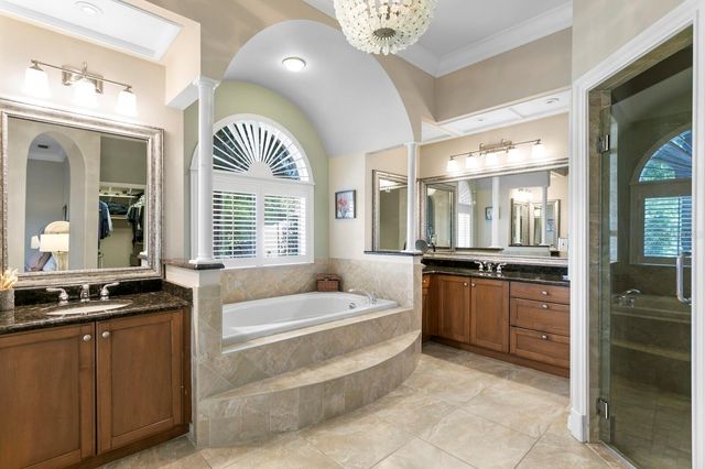 18008 PINNACLE COURT, Tampa, FL 33647