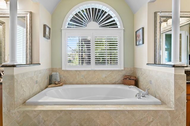 18008 PINNACLE COURT, Tampa, FL 33647