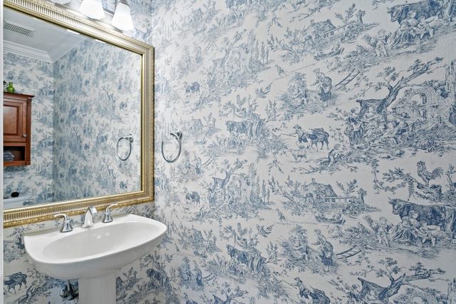 18008 PINNACLE COURT, Tampa, FL 33647