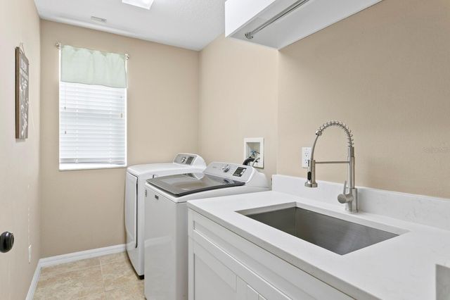 18008 PINNACLE COURT, Tampa, FL 33647