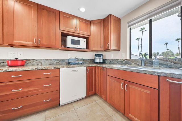40360 Bay Hill Way, Palm Desert, CA 92211
