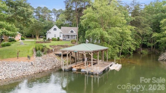 9372 Island Point Road, Sherrills Ford, NC 28673