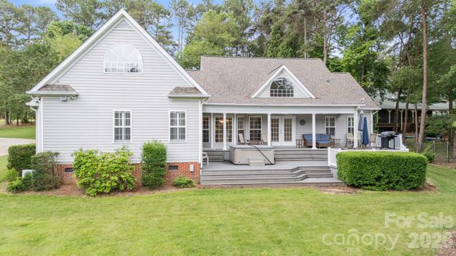 9372 Island Point Road, Sherrills Ford, NC 28673