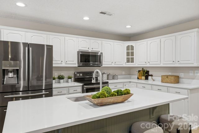 9372 Island Point Road, Sherrills Ford, NC 28673