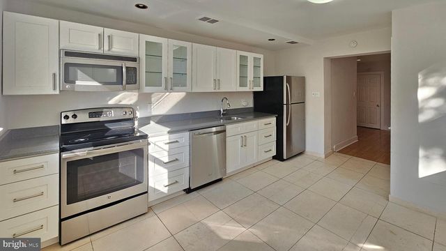 2066 E FLETCHER ST, Philadelphia, PA 19125