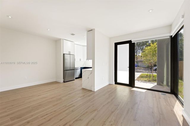 6852-6850 NW 4th AVE, Miami, FL 33150