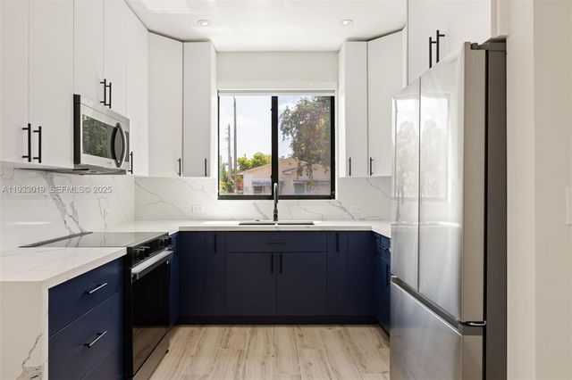 6852-6850 NW 4th AVE, Miami, FL 33150