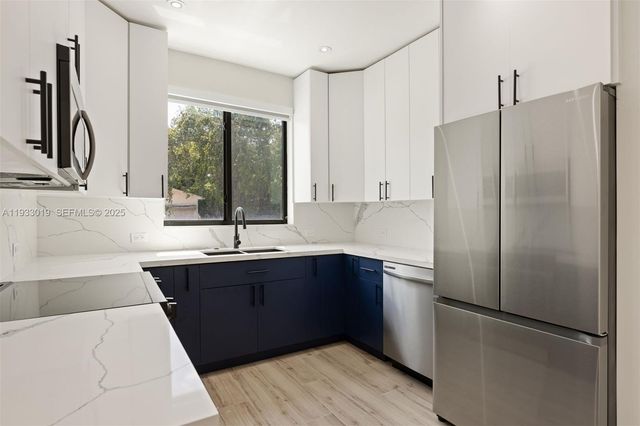 6852-6850 NW 4th AVE, Miami, FL 33150