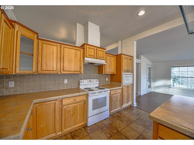 79988 STEWART CREEK Rd, Clatskanie, OR 97016