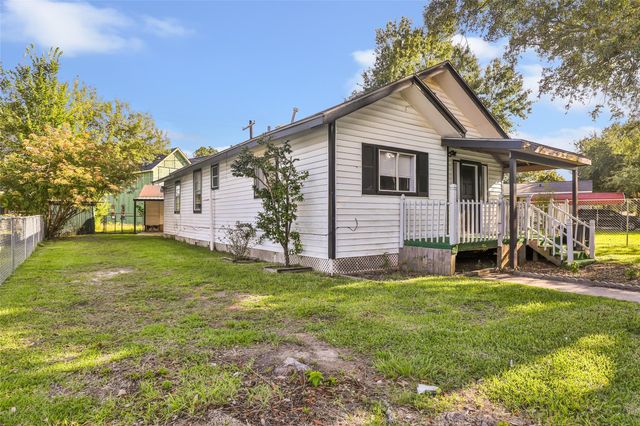 105 Graham Street, Baytown, TX 77520
