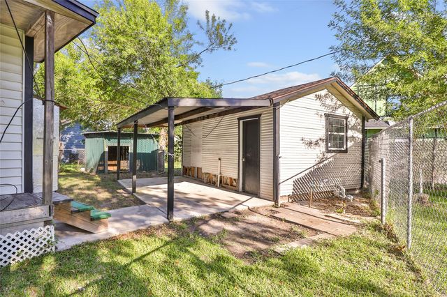 105 Graham Street, Baytown, TX 77520