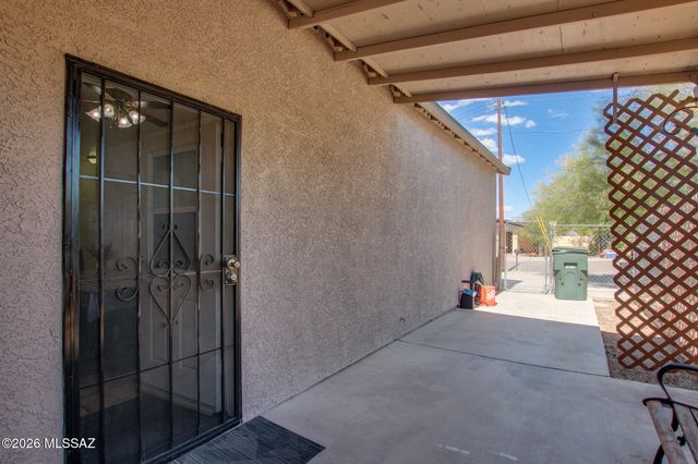 1998 S Sylvester Drive, Tucson, AZ 85713