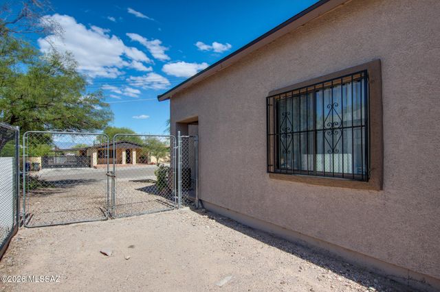1998 S Sylvester Drive, Tucson, AZ 85713