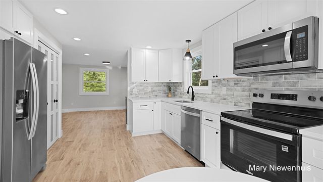10219 W Sidney Road, Greenville, MI 48838