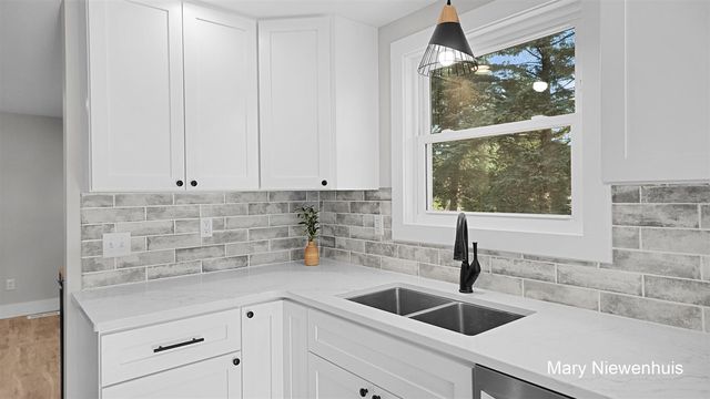 10219 W Sidney Road, Greenville, MI 48838