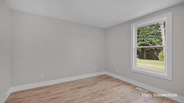 10219 W Sidney Road, Greenville, MI 48838
