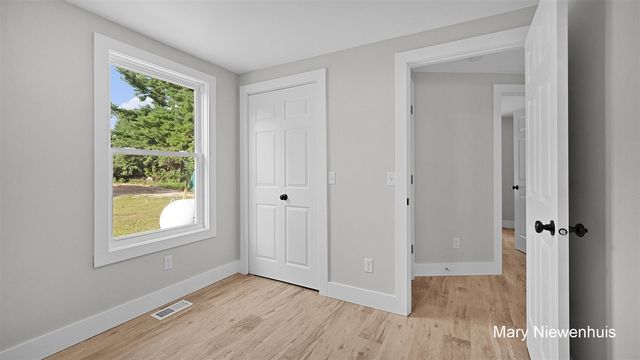 10219 W Sidney Road, Greenville, MI 48838