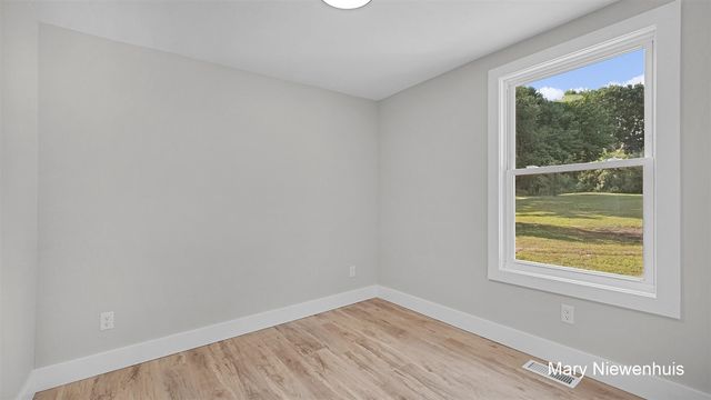 10219 W Sidney Road, Greenville, MI 48838