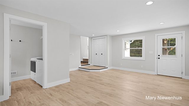 10219 W Sidney Road, Greenville, MI 48838