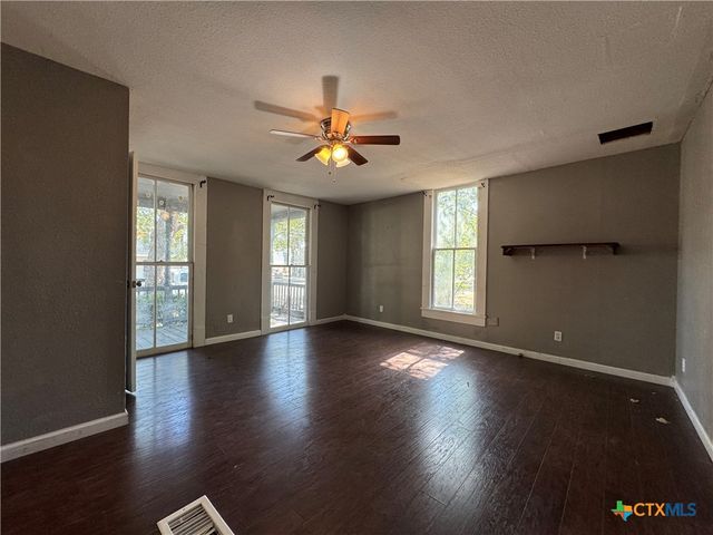 111 N Alexander Street, Belton, TX 76513