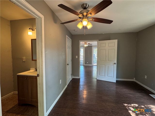 111 N Alexander Street, Belton, TX 76513