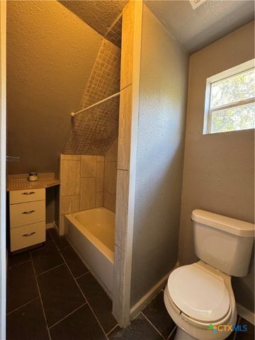 111 N Alexander Street, Belton, TX 76513