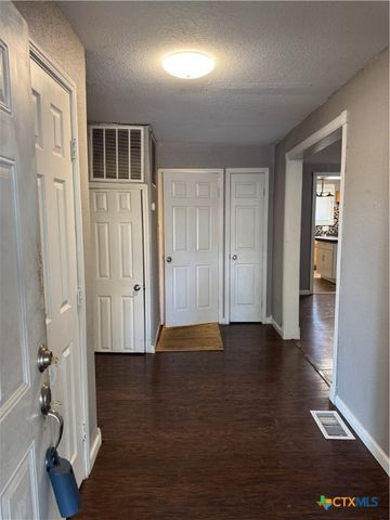 111 N Alexander Street, Belton, TX 76513