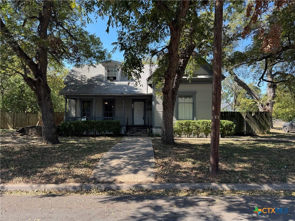 111 N Alexander Street, Belton, TX 76513